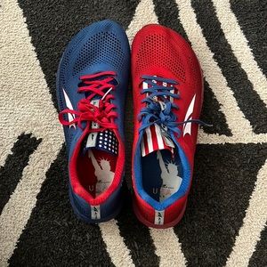 Altra escalates, size 12.5 mens